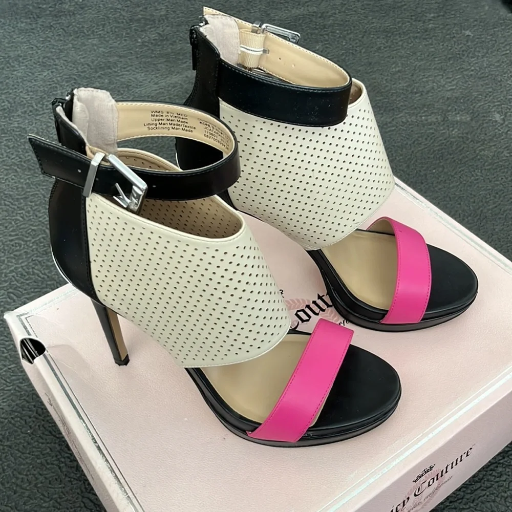 Juicy Couture Platform Sandals 8.5